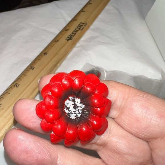 Vintage Painted Metal Poppy Earrings - Picture 4 of 7